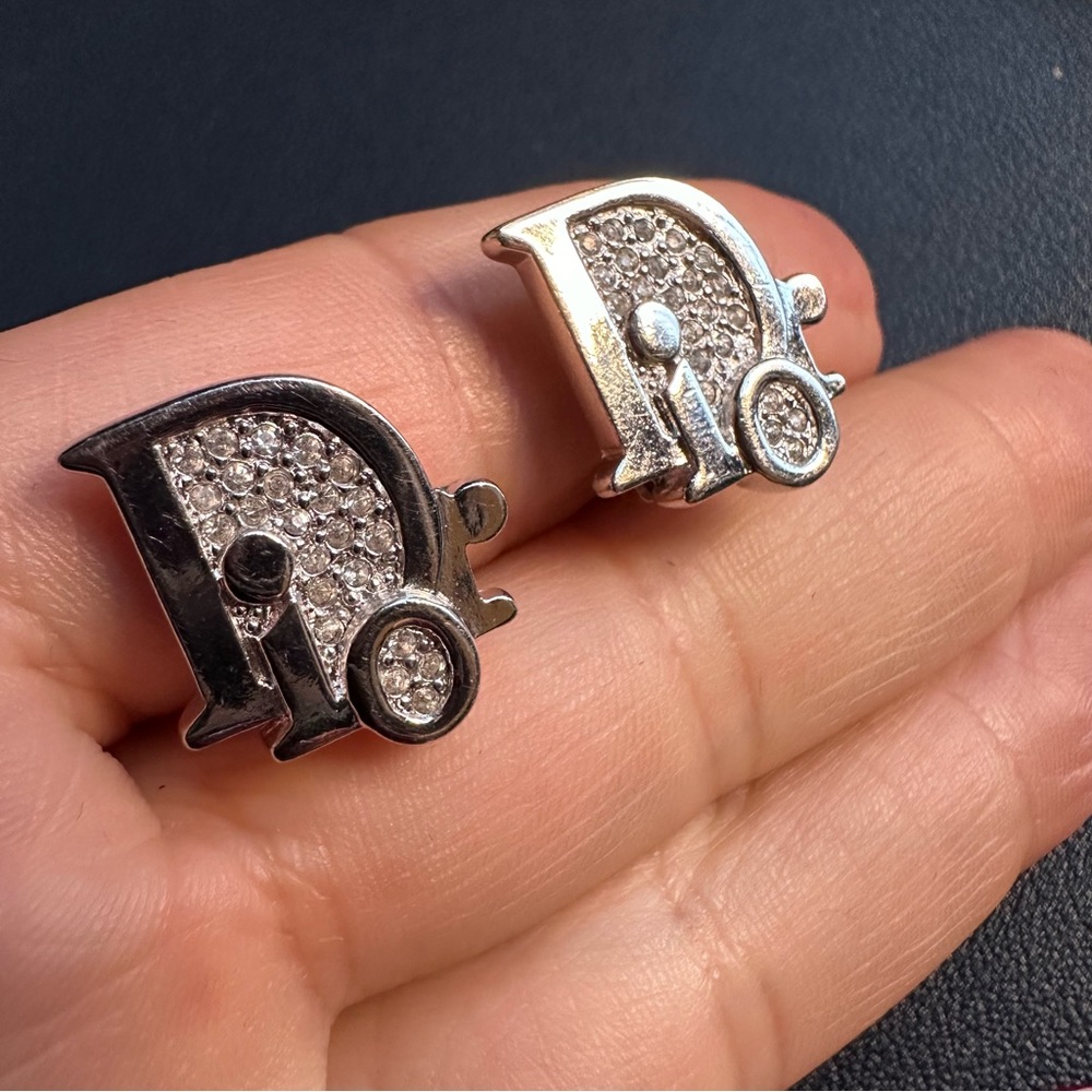 EA47 Dior trotter logo crystal earring
